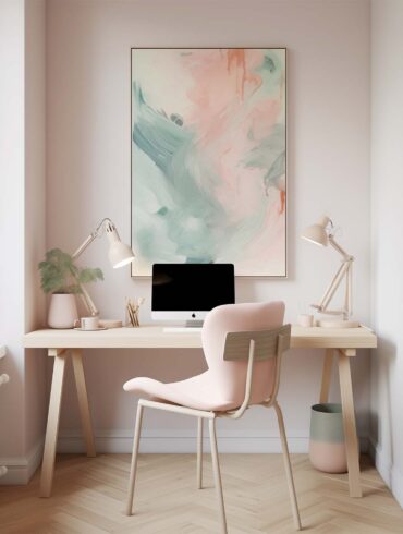 Kleine Home Office Ecke im Wohnzimmer in Rosatönen