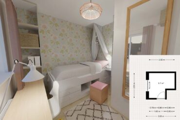 Titelbild für das Einrichtungskonzept für ein Mini-Kinderzimmer. Das Bild zeigt das Zimmer von der Eingangstür aus gesehen. Links der Schreibtisch und ein Regal, geradeaus das Stauraumbett, und rechts an der Wand ein großer Spiegel